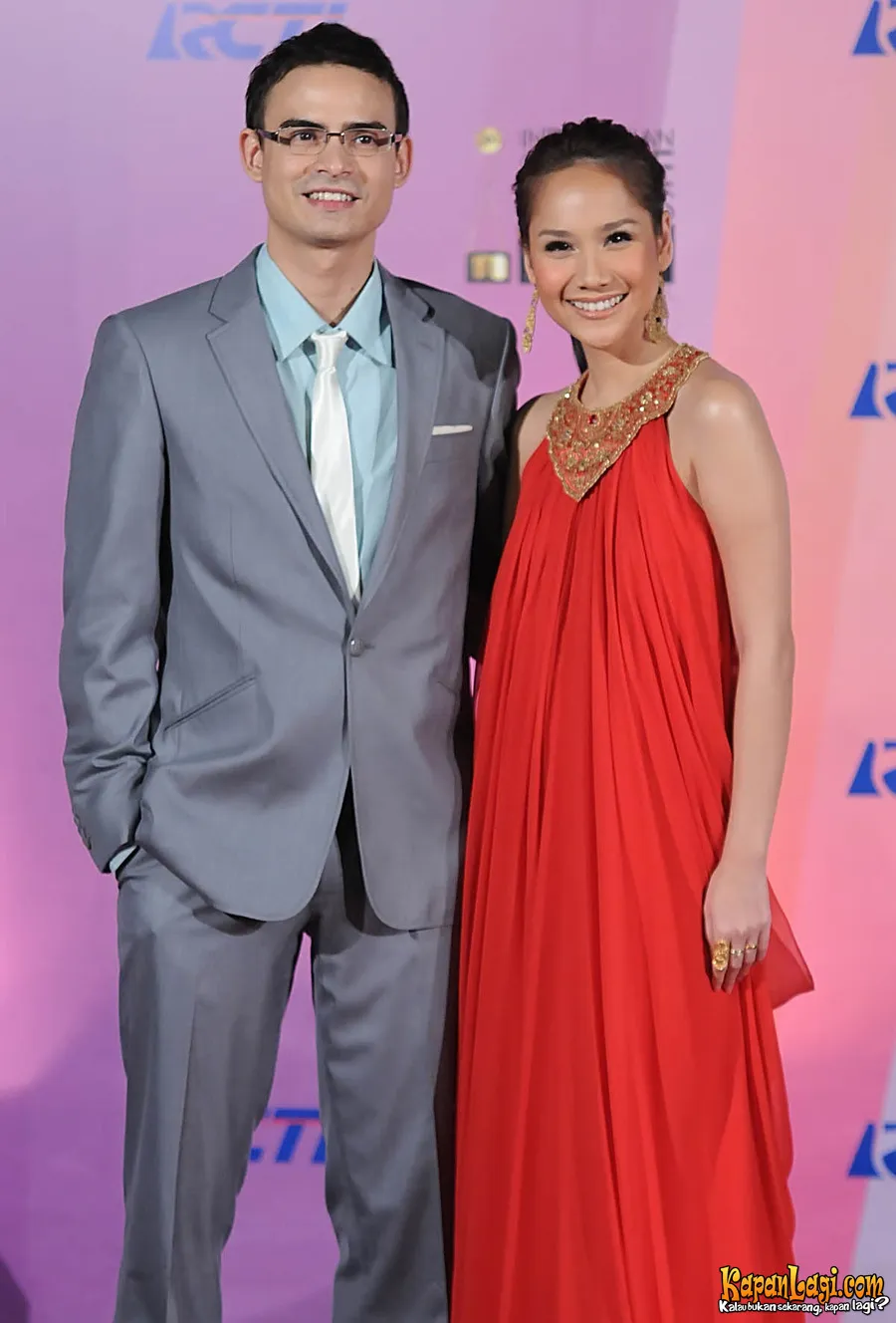 Asraf Sinclair bersama Bunga Citra Lestari. Hari ini pria tersebut batal membuka restoran baru.