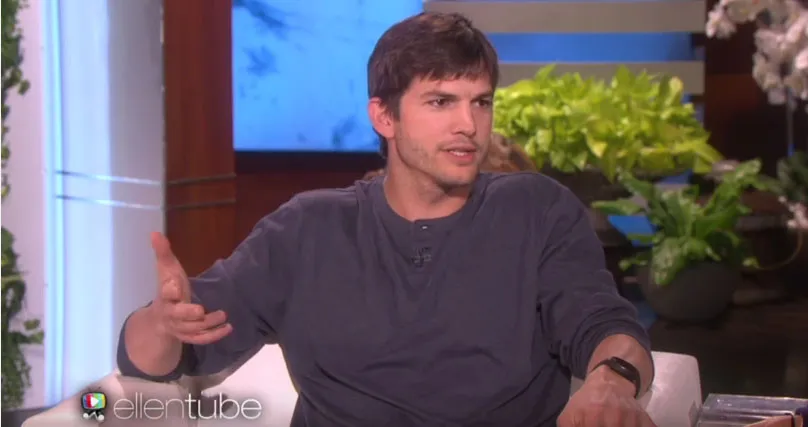 Ashton Kutcher ungkap alasan mengapa menikah diam-diam dengan Mila Kunis © Youtube.com/TheEllenShow