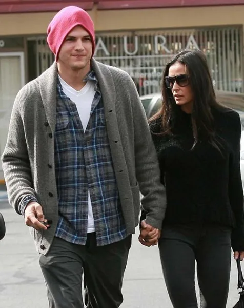 Ashton Kutcher dan Demi Moore @ fansshare.com