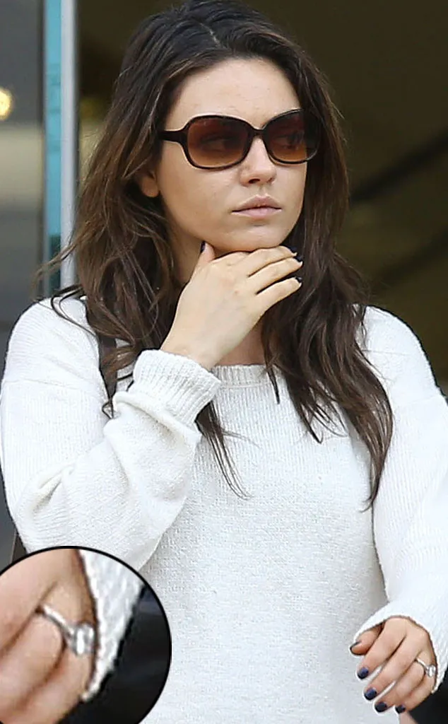 Cincin pertunangan Mila Kunis @ eonline.com
