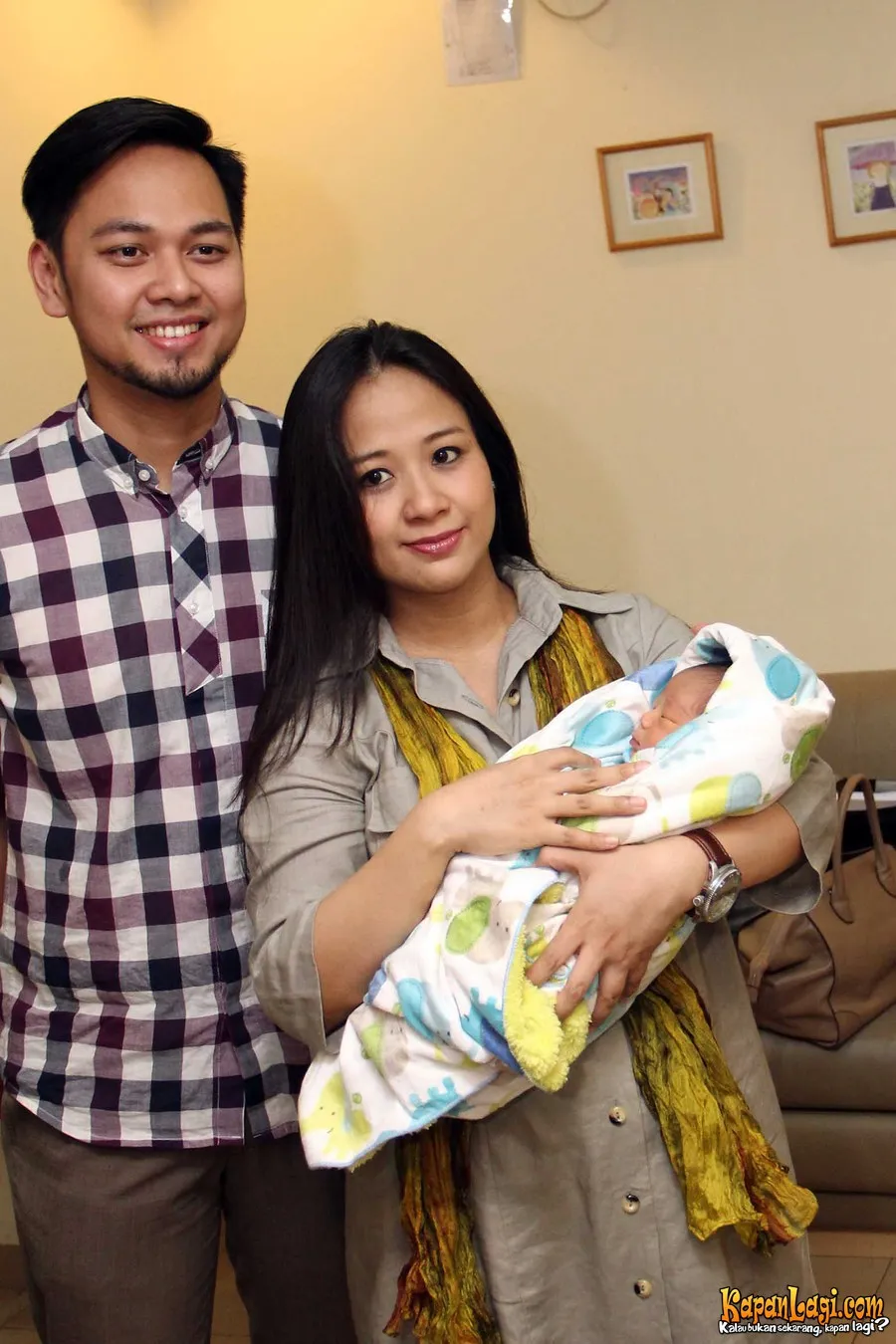 Astrid dan keluarga kecilnya @KapanLagi.com®