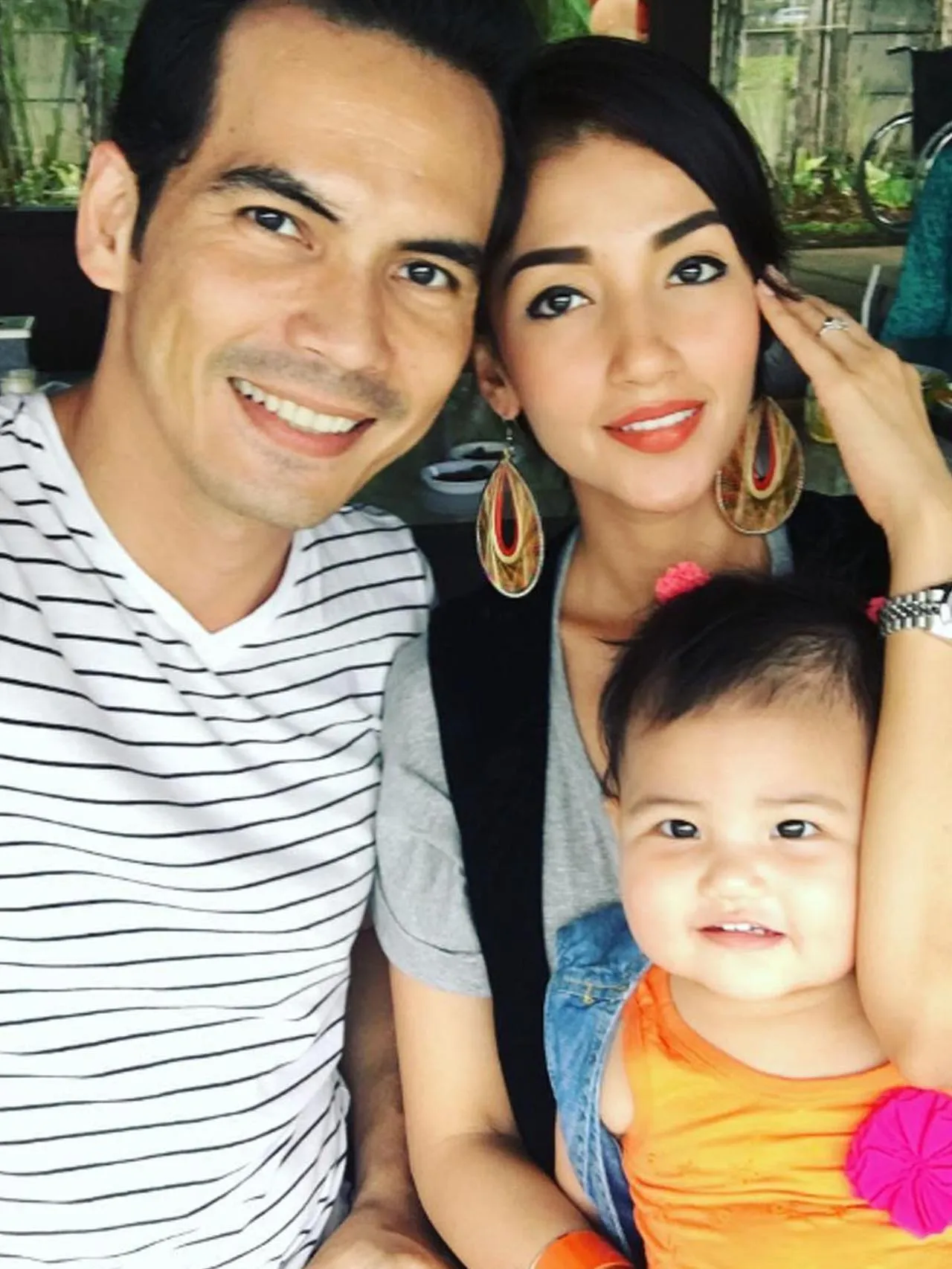 Atalarik Syah dan Tsania Marwan (Credit: via liputan6.com)