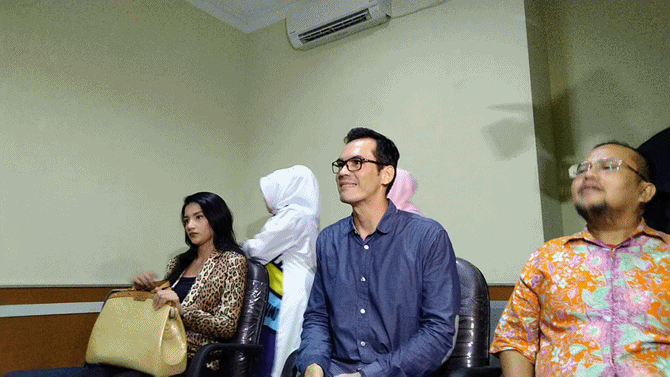 Hakim Meminta Atalarik Jangan Menghalangi