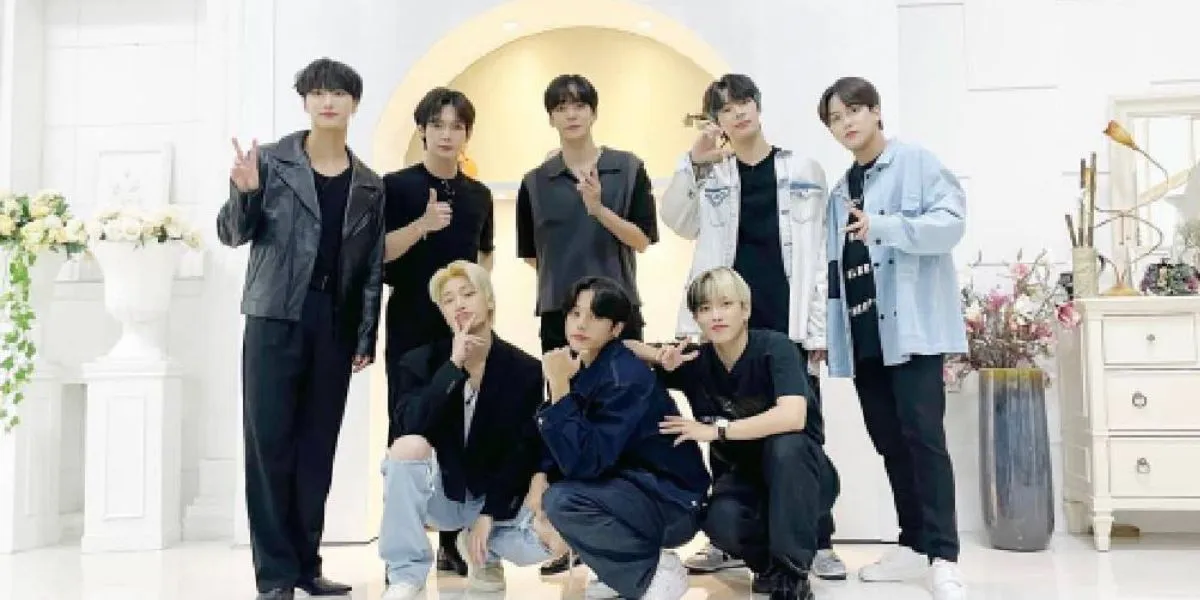 ATEEZ - HALAZIA