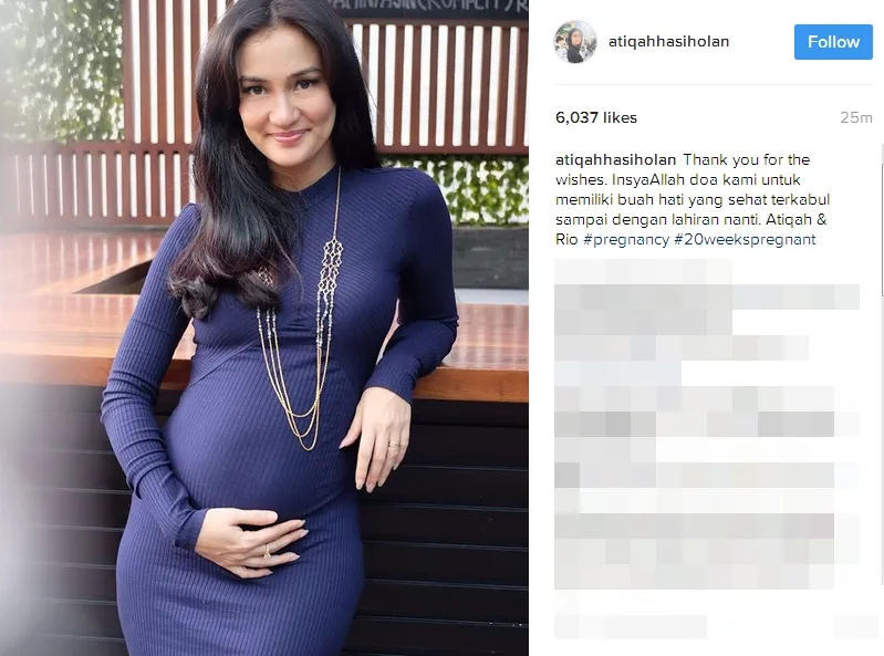 Selamat, Atiqah kini tengah hamil anak pertama ©instagram/atiqahhasiholan