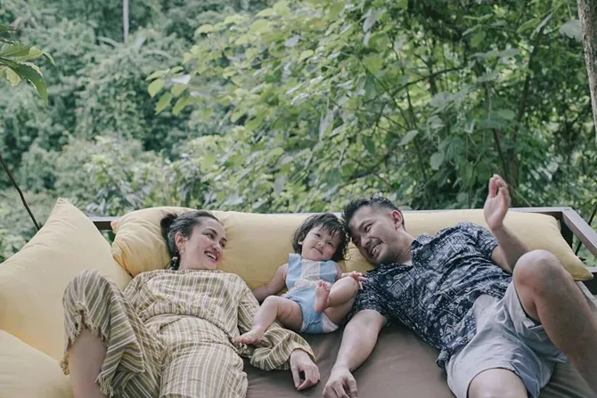 (credit : instagram.com/atiqahhasiholan