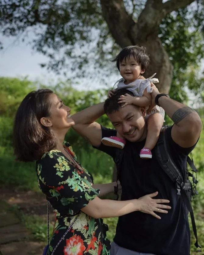 (credit : instagram.com/atiqahhasiholan