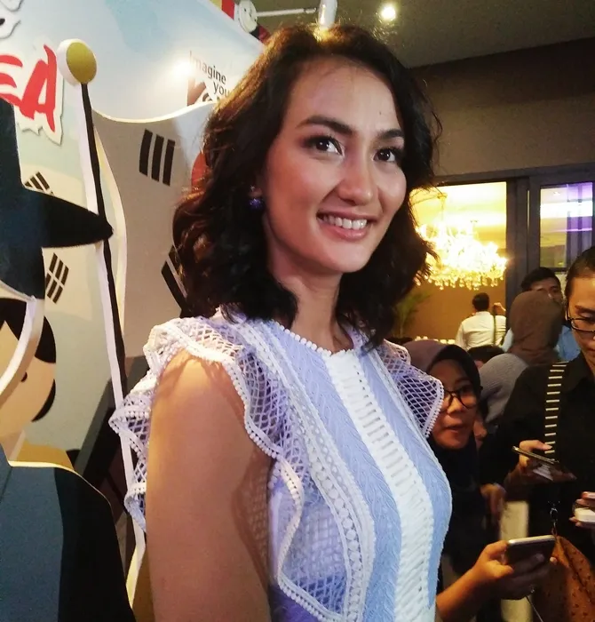 Atiqah bersyukur karena Salma tak pernah rewel saat berpergian ke luar kota. © KapanLagi.com/Nuzulur Rakhmah