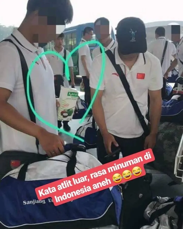 Atlet China Minum Santan © Instagram.com/ina_badminton