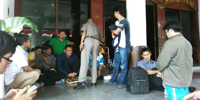 Atlet disabilitas berniat menemui Gubernur Alex © Merdeka