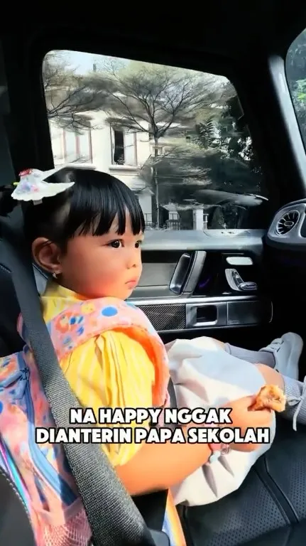 Momen Atta Halilintar Antar Ameena Berangkat Sekolah (Credit: Instagram/attahalilintar)