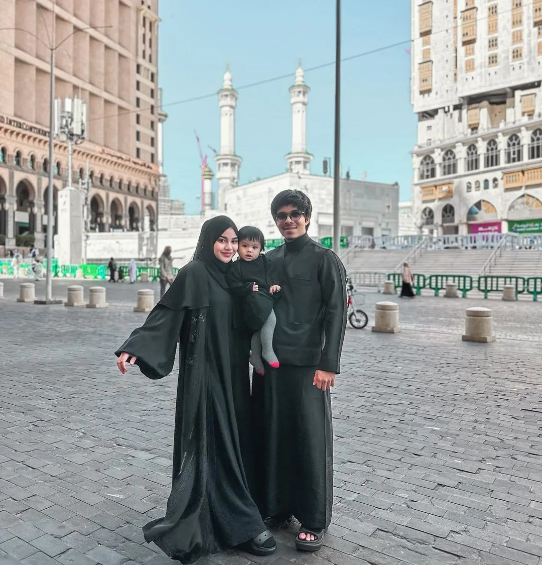 Atta Halilintar, Aurel Hermansyah, & Ameena - instagram.com/attahalilintar