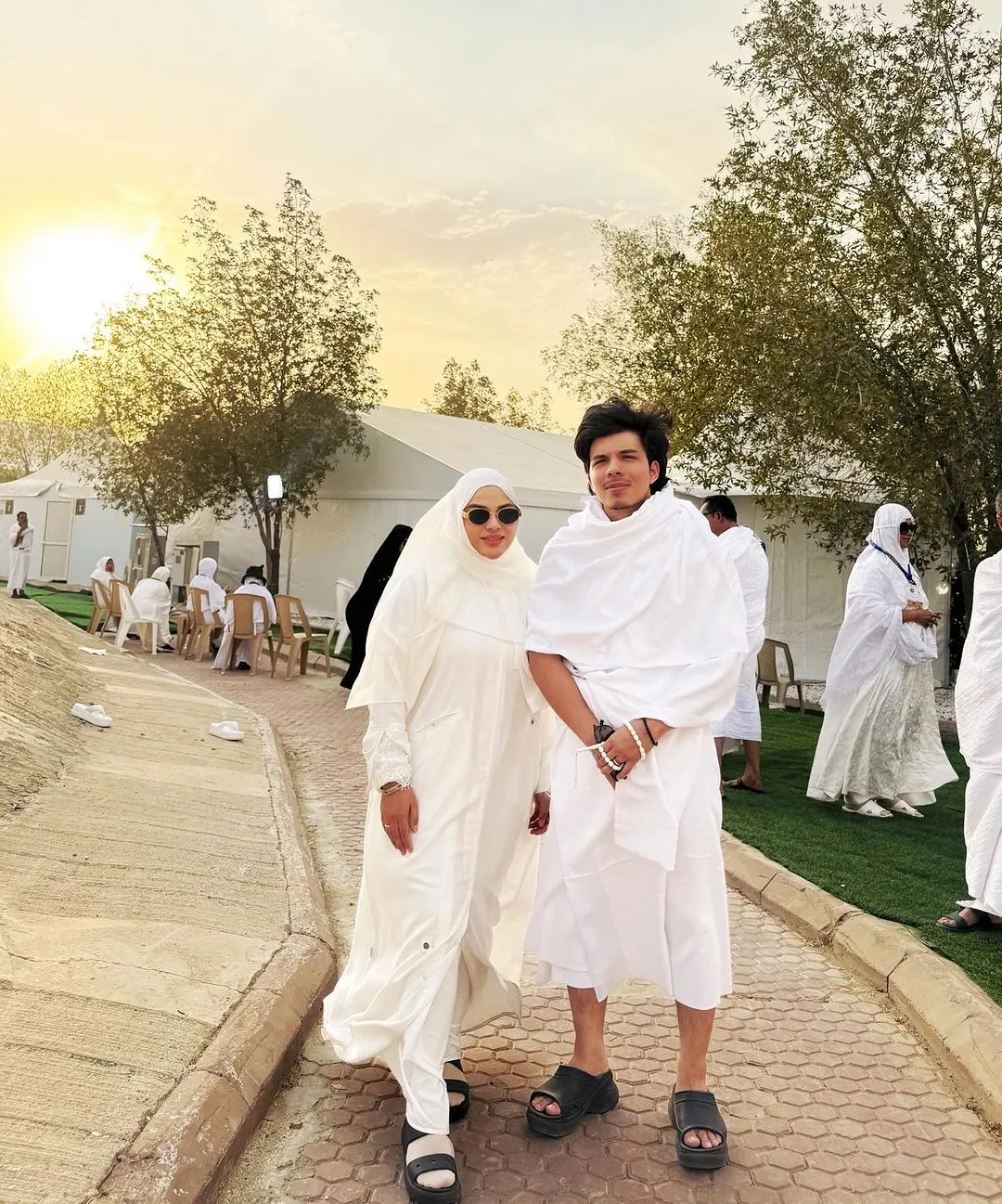 (Sumber: Instagram @attahalilintar)