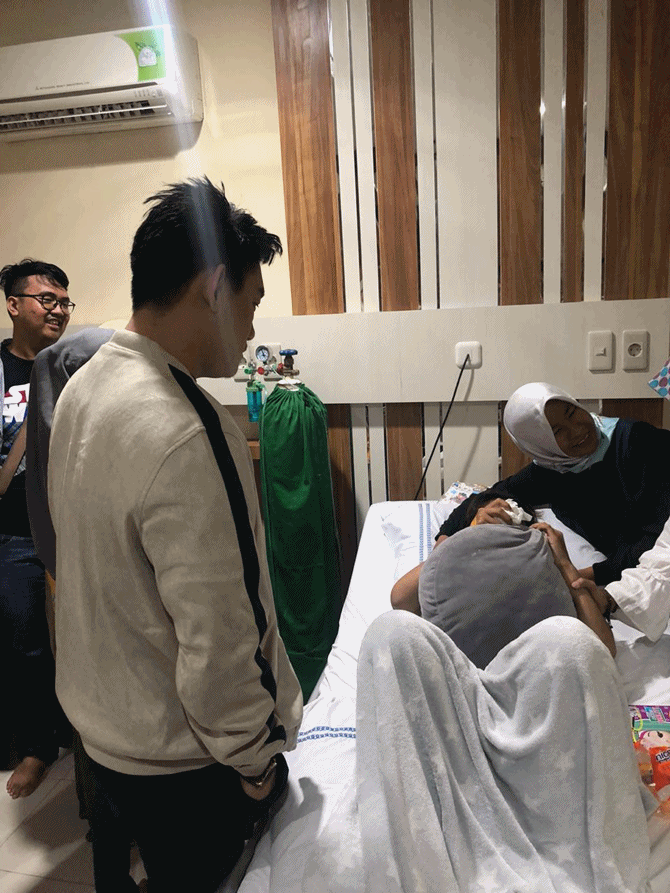 Saat Ifan menjenguk Audrey (credit: dokumentasi pribadi)