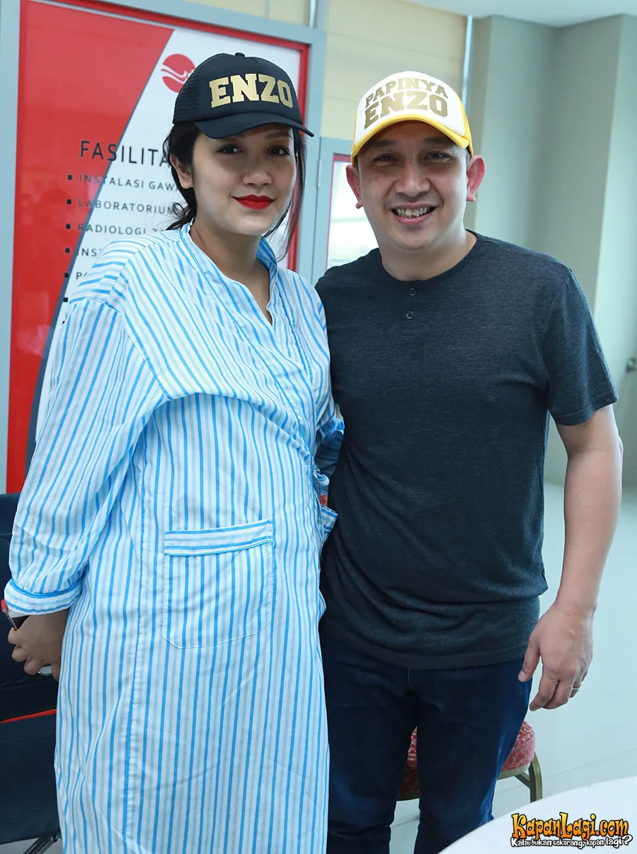 Istri Augie Fantinus bersyukur karena berhasil melahirkan dengan selamat. ©KapanLagi.com®/Agus Apriyanto