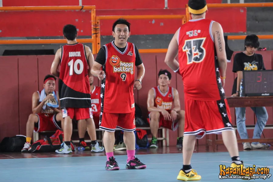 Augie pernah mengalami serangan jantung ketika bermain basket.