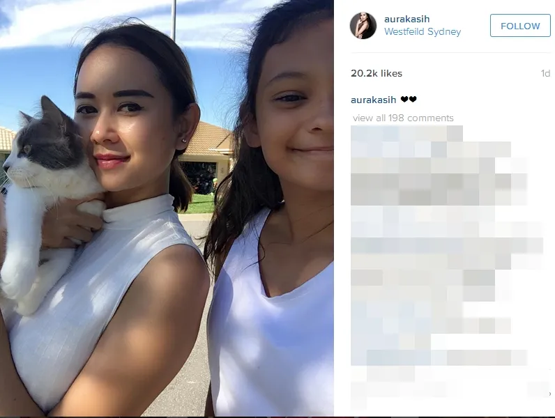 Aura Kasih ditemani gadis ini di Australia ©instagram/aurakasih