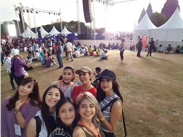 Aura Kasih diketahui menonton Indohome Prambanan Jazz 2017. ©instagram.com/aurakasih