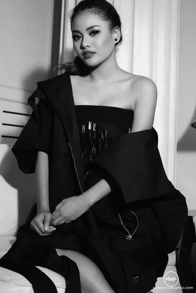 Aurel Hermansyah gemar dengan gaya yang elegan dan chic. She looks so stunning! /©instagram.com/aurelie.hermansyah