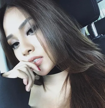 Sejak kecil, Aurel sudah terbiasa dengan kehidupan sebagai seorang anak selebriti. /©instagram.com/aurelie.hermansyah