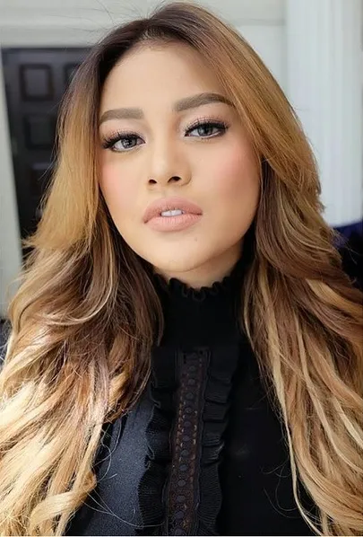 Aurel Hermansyah selalu hadir dengan make-up flawless dan hairdo yang kece. /©instagram.com/aurelie.hermansyah