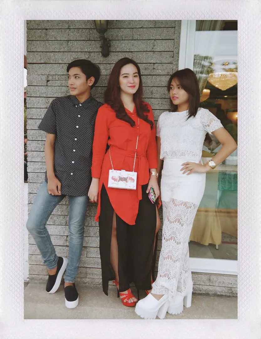 Aurel tampil keren dengan outfit ini, sepakat? @ instagram.com/aurelie.hermansyah