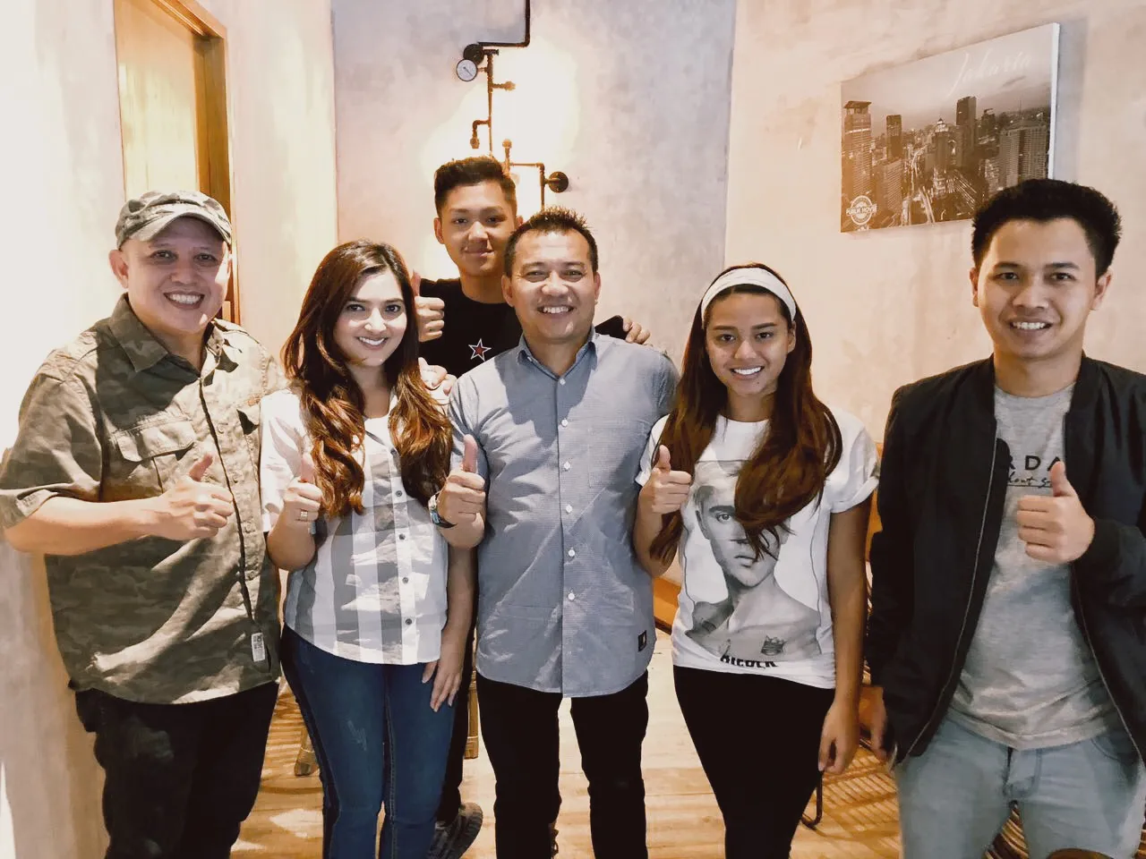 Aurel kerja sama dengan band sepupunya © Dokumen Pribadi