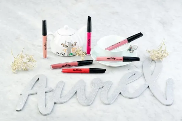 Semakin sukses, Aurel memiliki sebuah brand lip cream yang menjadi bisnisnya. /©instagram.com/aurelie.hermansyah
