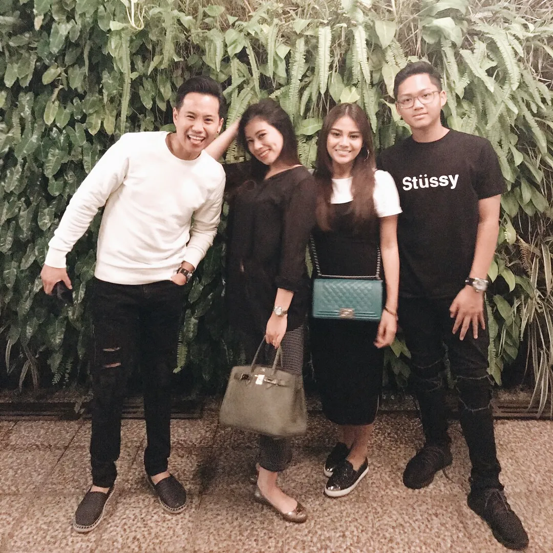 Momen kedekatan Aurel dan Rabbani bersama saudara. Credit: via instagram.com/aurelie.hermansyah