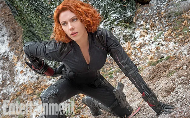 Bukan tatanan rambut terbaik, tapi Black Widow tetap cantik.