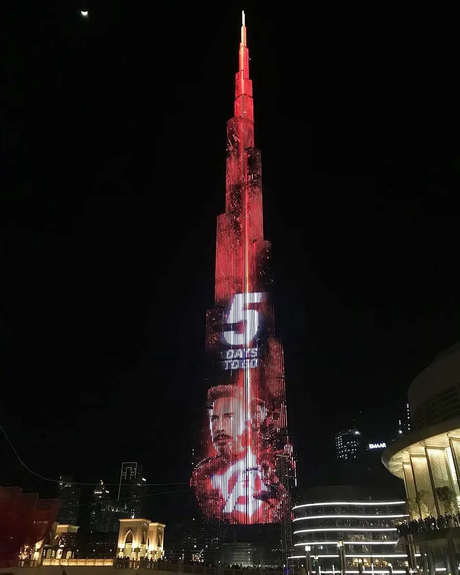 AVENGERS: INFINITY WAR dan promosinya di Burj Khalifa, Dubai © instagram.com/theworldofgeeks99up