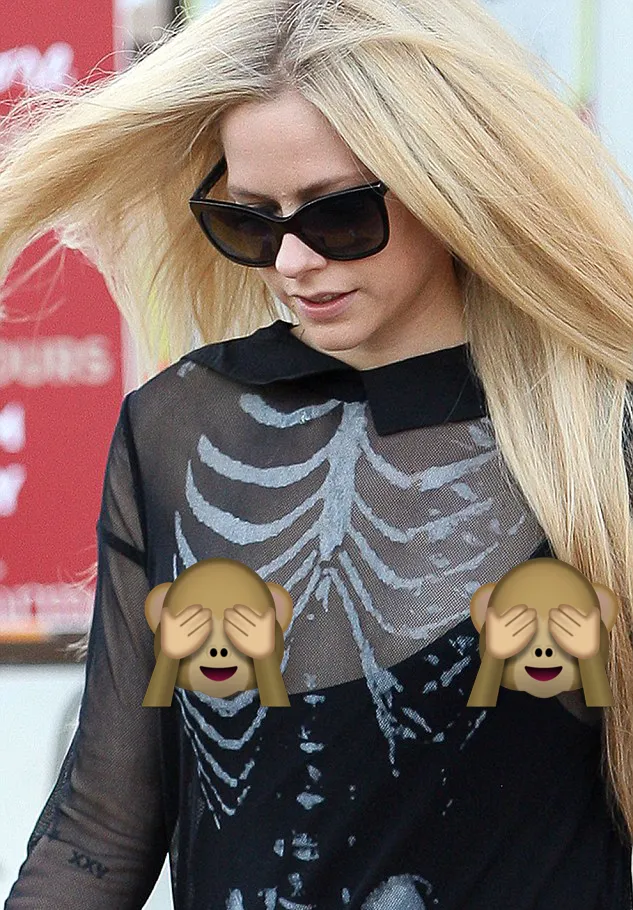 Ups! Avril alami nip-slip memalukan © dailymail.co.uk