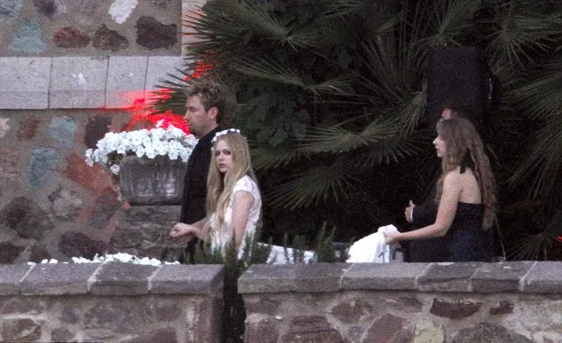Avril Lavigne dan Chad Kroeger @ dailymail.co.uk