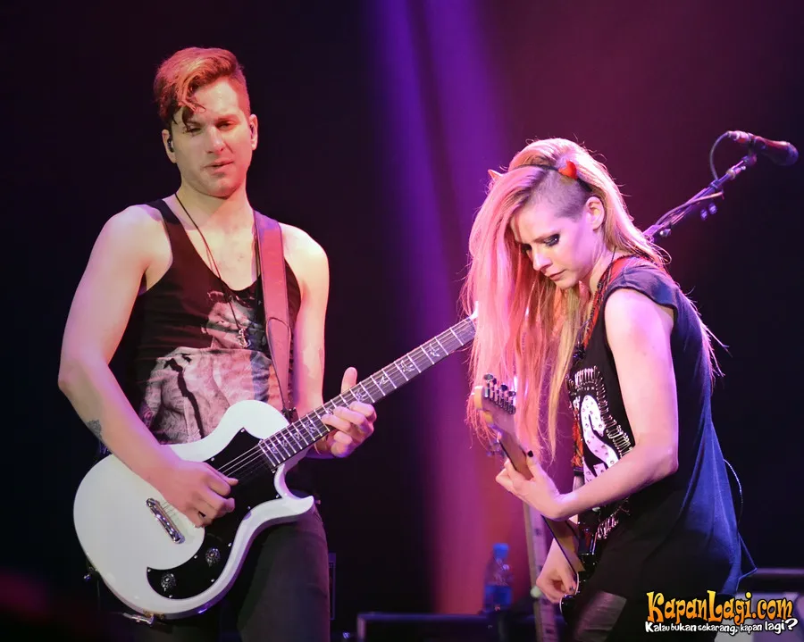 Avril Lavigne - Fender Telecaster Black
