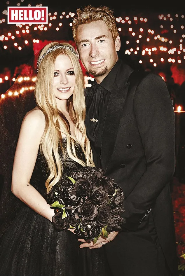 Avril Lavigne - Chad Kroeger @ hello magazine