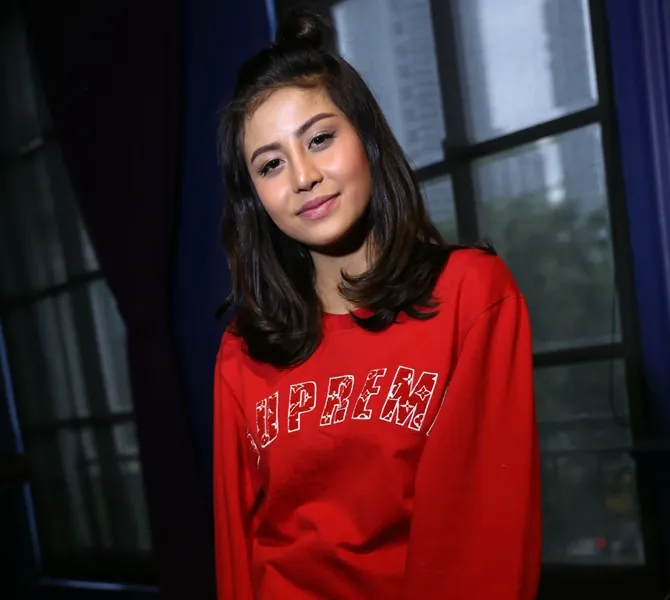 Karin tidak peduli dengan anggapan orang mengenai dirinya. © KapanLagi.com/Agus Apriyanto