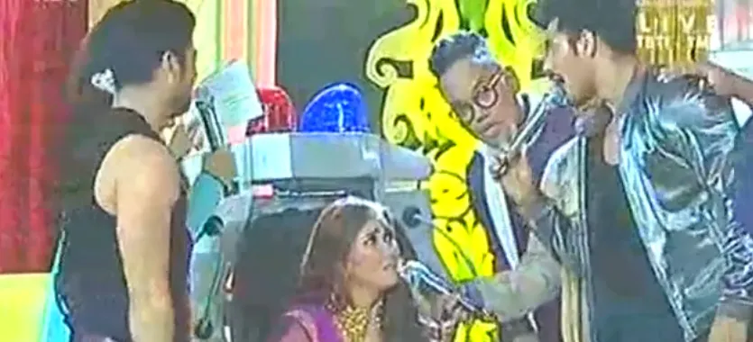 Ayu Ting Ting saat di-bully, lalu ngambek dan meninggalkan panggung. @ANTV