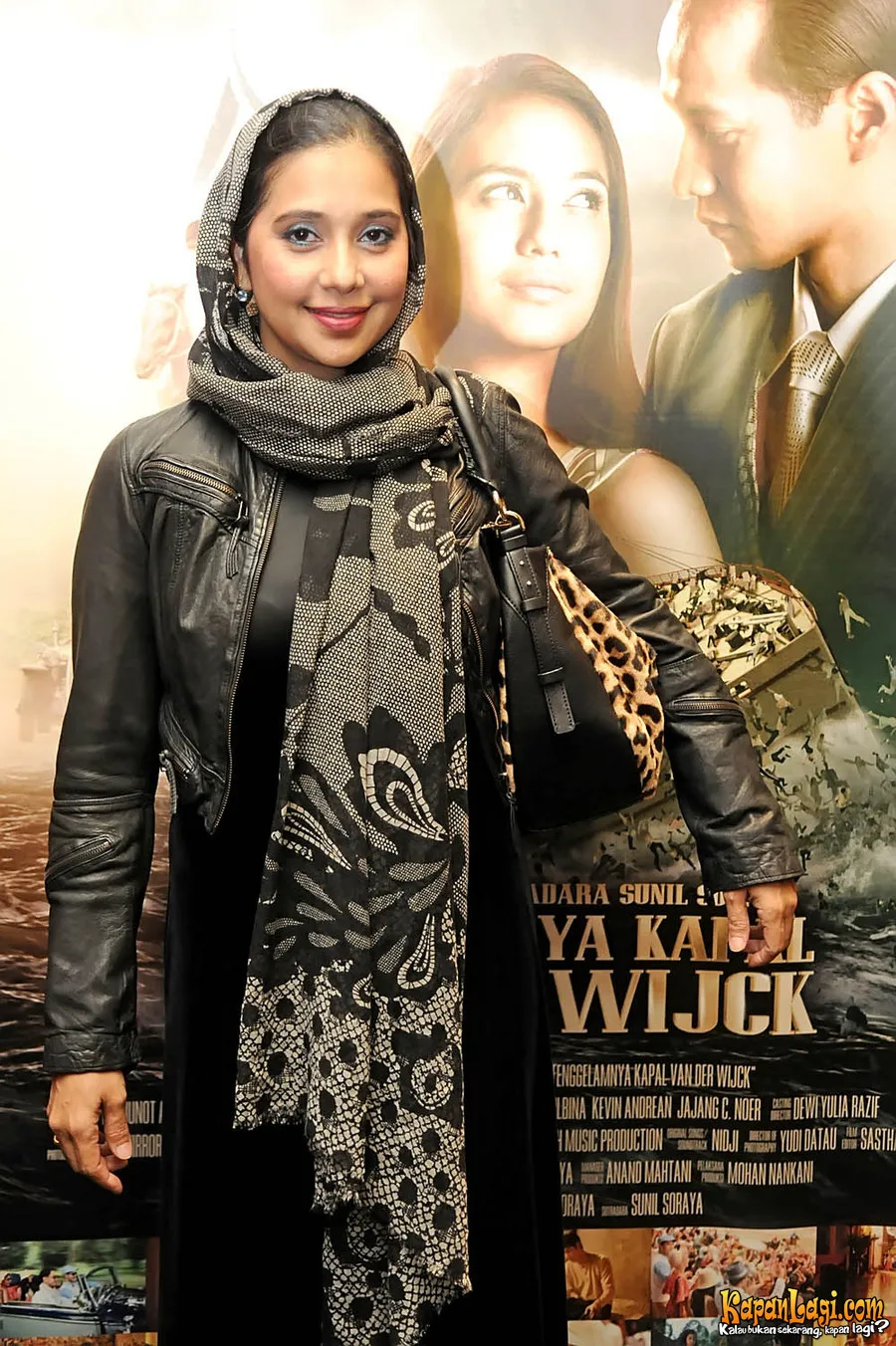Ayu Azhari merasa tim Prabowo bukan tempatnya. @KapanLagi.com®