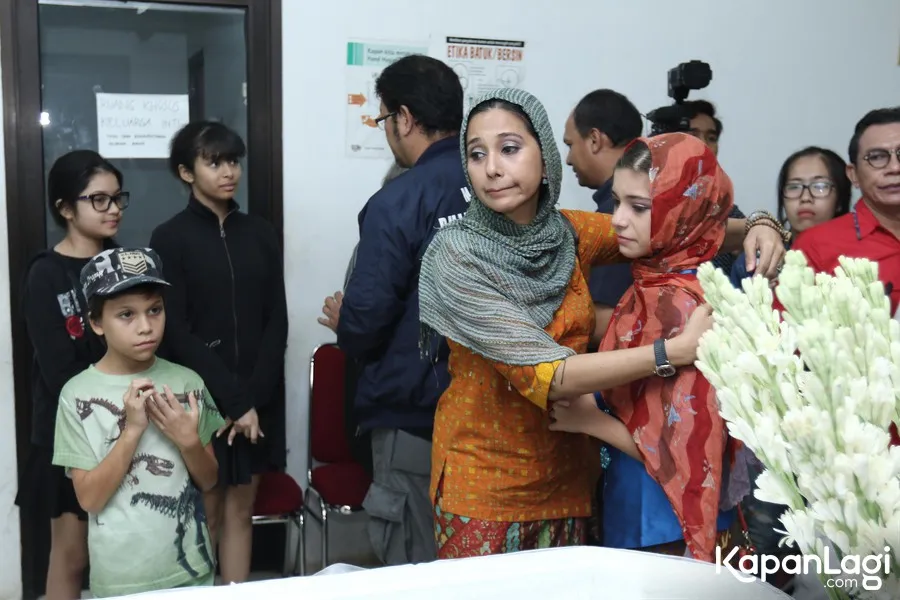 Ayu tak mau komentar soal keluarga dan agama Yana © KapanLagi.com®/Bayu Herdianto