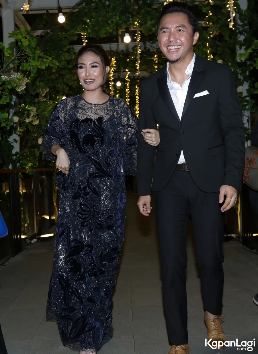 Ayu Dewi dan Ananda Omesh jadi MC di pernikahan Laudya Cynthia Bella. ©KapanLagi.com/Budy Santoso