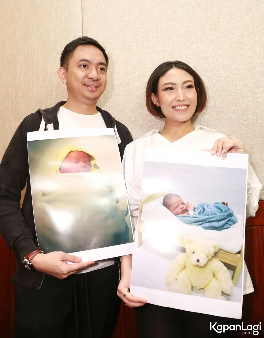 Regi Datau dan Ayu Dewi baru saja mendapatkan seorang anak laki-laki. ©KapanLagi.com/Agus Apriyanto