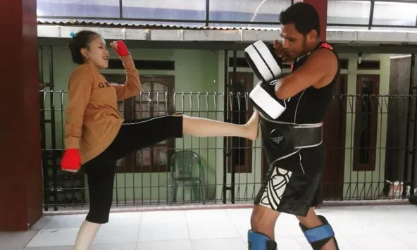 Ayu Ting Ting dan aktivitas Muay Thai-nya © instagram.com/ayutingting92