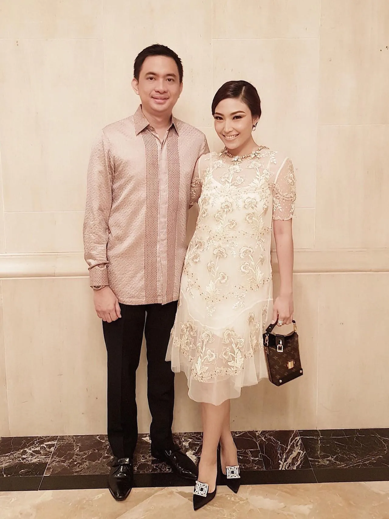 Ayu Dewi dan Regi Datau. (Credit: instagram.com/mrsayudewi)