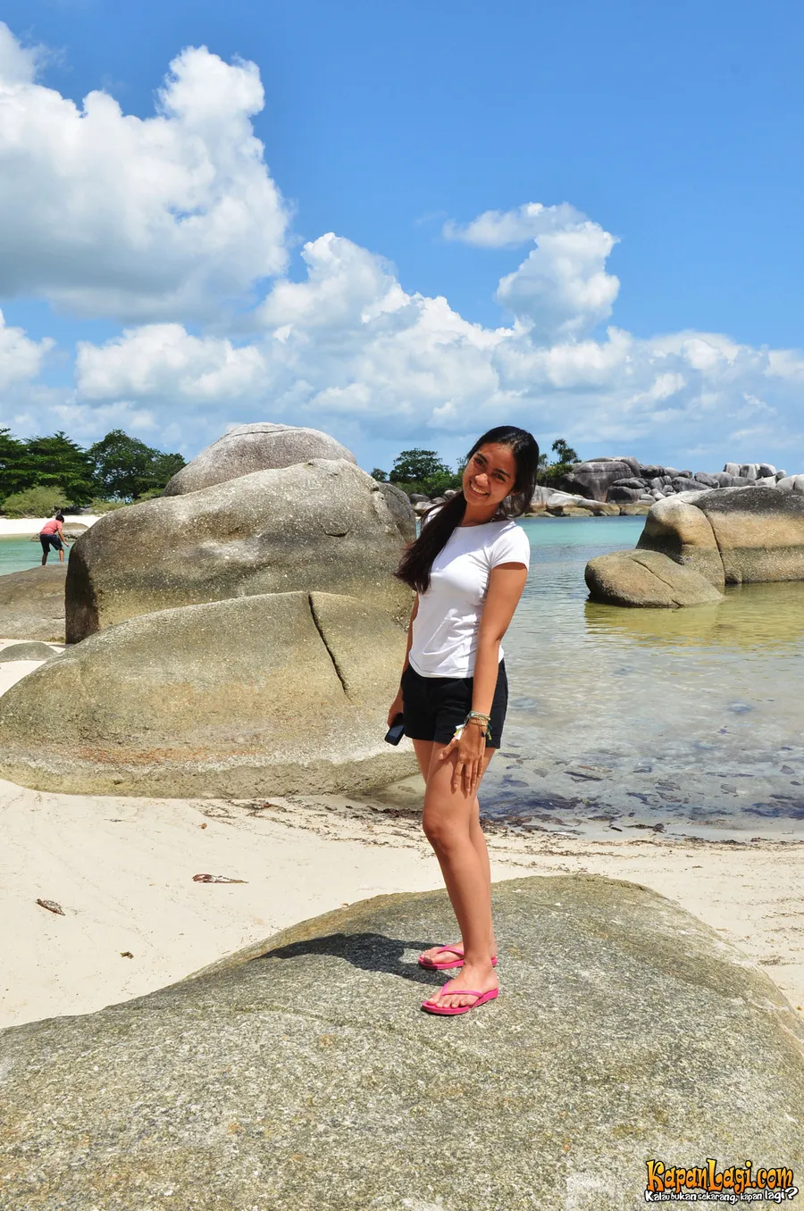 Ayudia menikmati benar liburannya di Belitung. @KapanLagi.com®