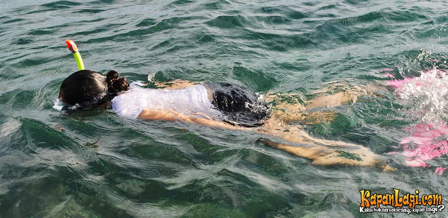 Menurut Ayu, diving bukanlah olah raga mahal. @@KapanLagi.com®/Muhammad Akrom