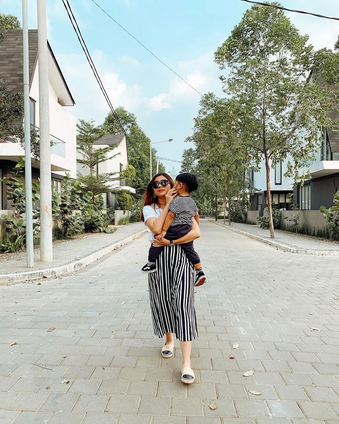 Ayu Hastari ngungsi di hotel ©instagram.com/ayuhastari