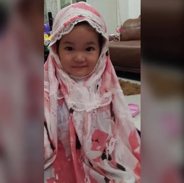 Bilqis cantik dengan kerudungnya © Instagram.com/ayutingting92