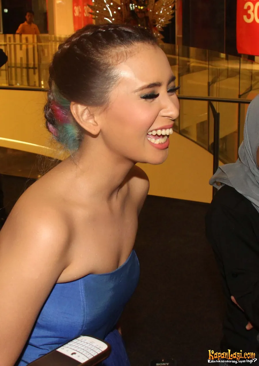 Salah satu eksperimen rambut Ayushita