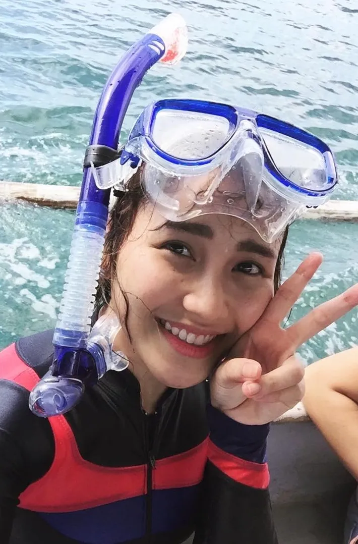 Muka polos cantik Ayu Ting Ting tanpa riasan saat lakukan snorkeling. /©instagram.com/ayutingting92