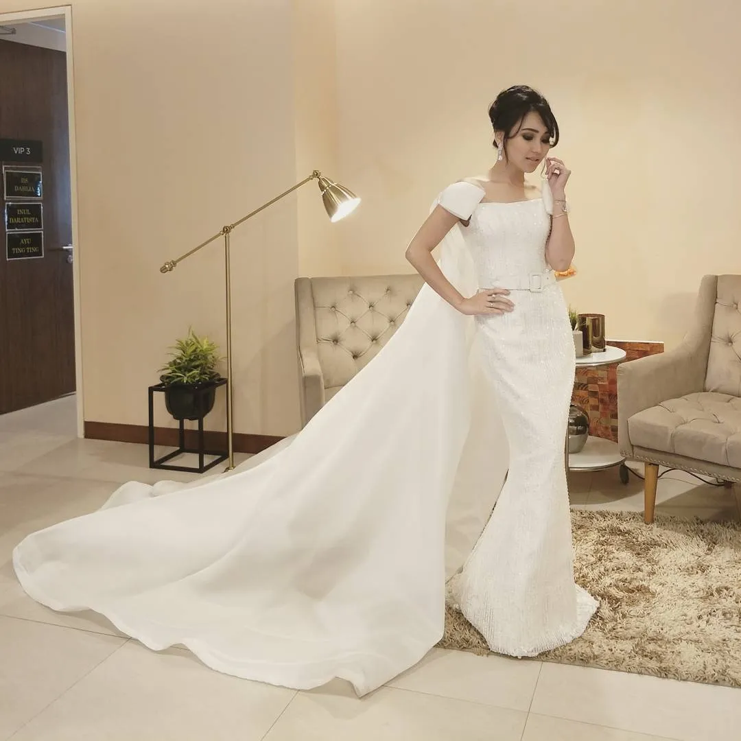 Sosok Ayu Ting Ting juga merupakan seleb yang sering lakukan pemotretan. /©instagram.com/ayutingting92